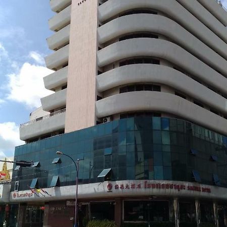 Sakura Hotel Хат Яй Екстериор снимка