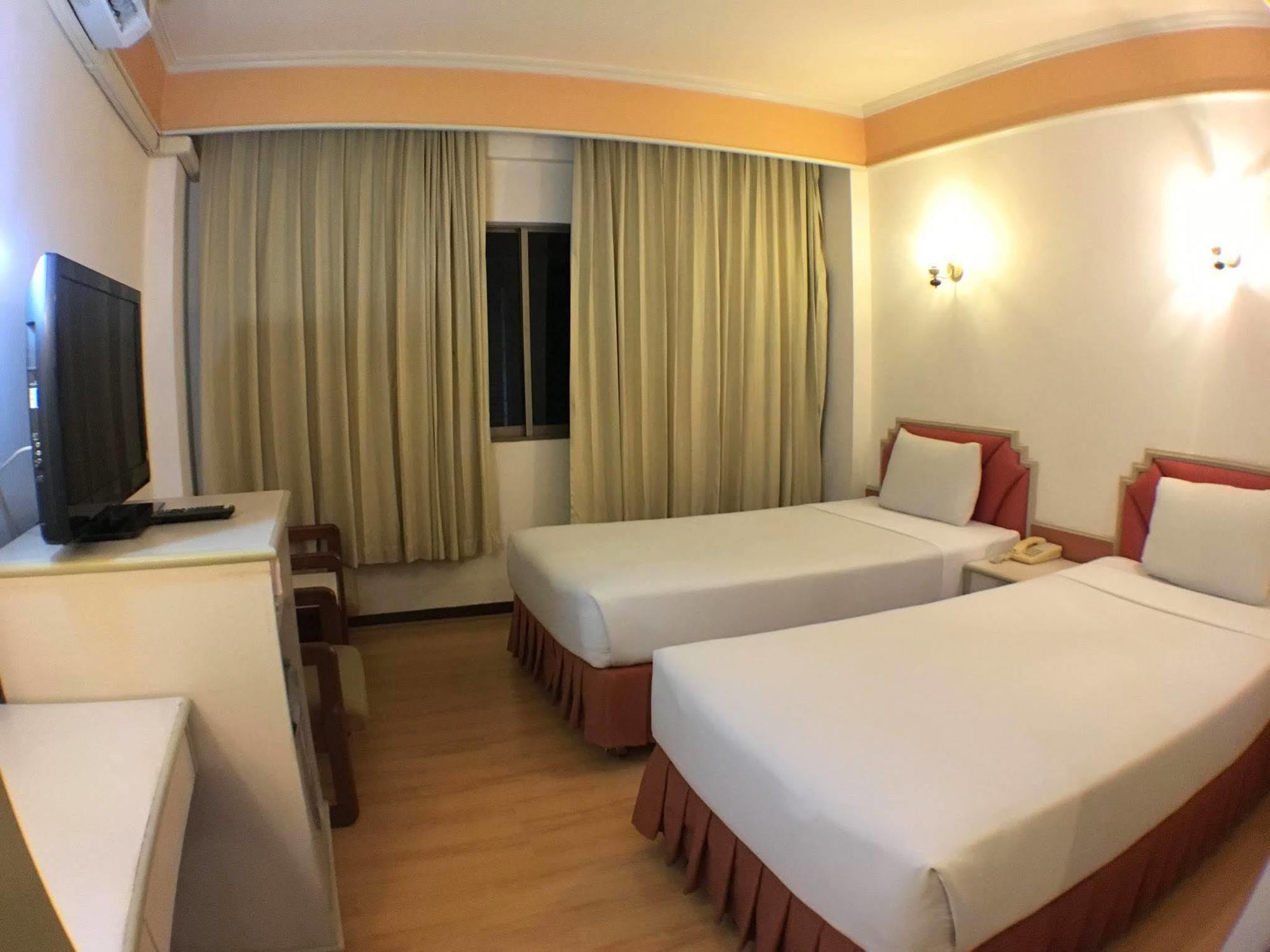 Sakura Hotel Хат Яй Екстериор снимка