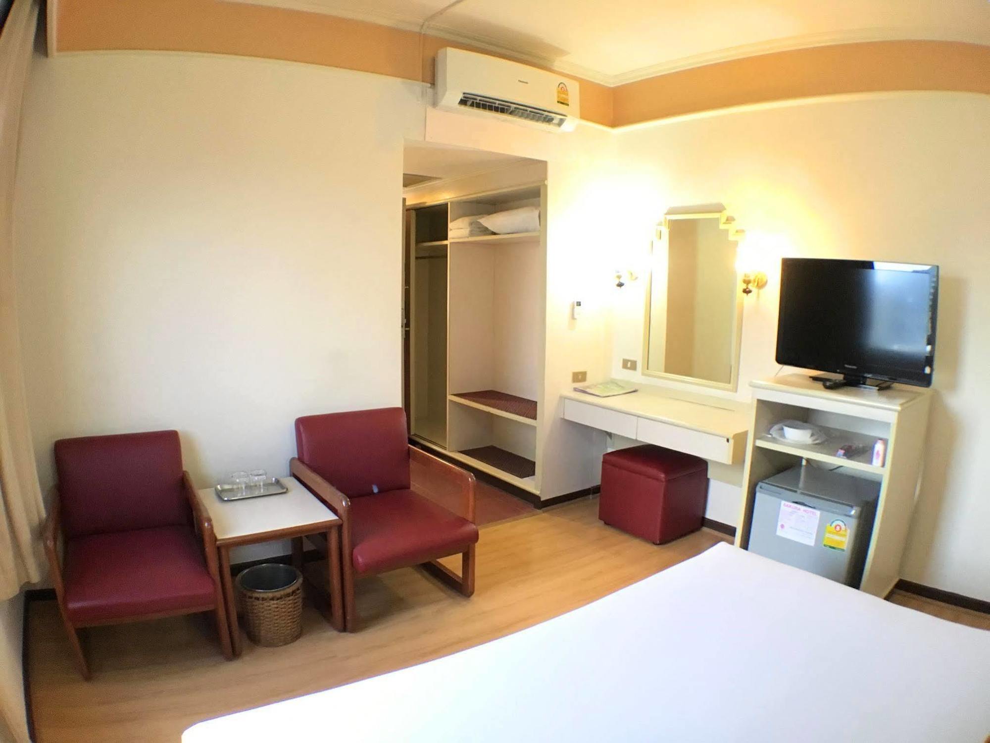 Sakura Hotel Хат Яй Екстериор снимка